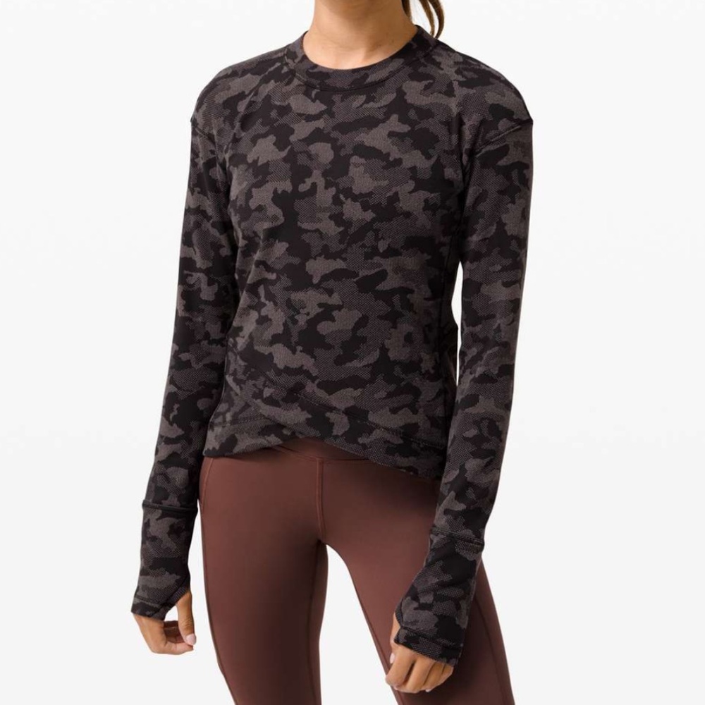 Lululemon Close to Crossing L/S NWT